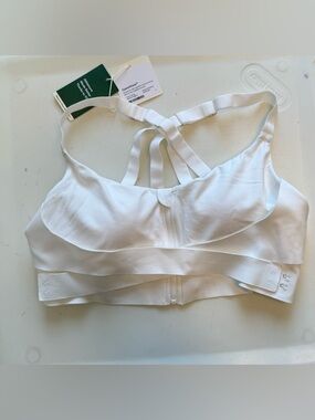 NWT Halara Speedwave Medium Support Push Up Sports Bra, D-F Cup, White